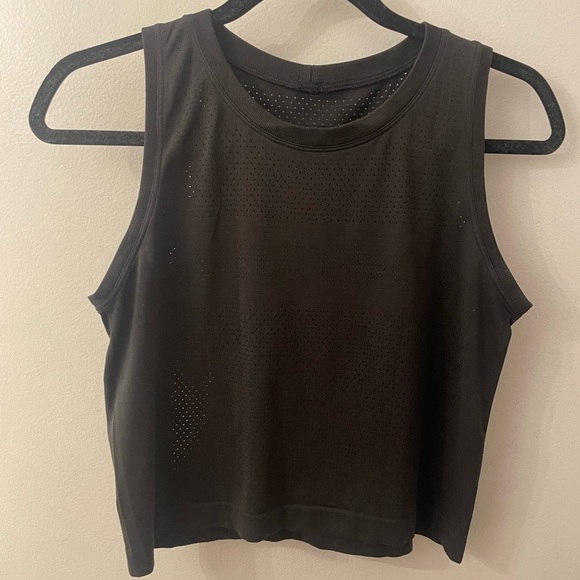 Lululemon black crop tank - Picture 1 of 6